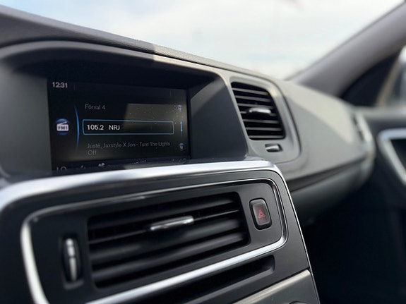Volvo V60 22 of 25