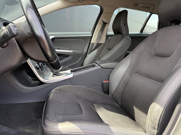 Volvo V60 15 of 25