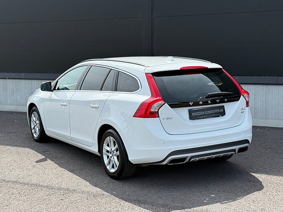 Volvo V60 13 of 25