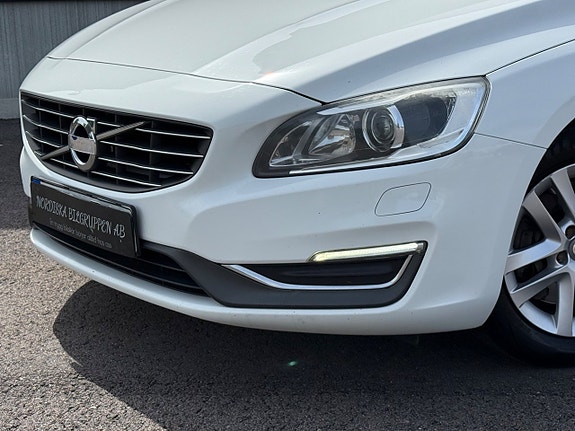Volvo V60 9 of 25