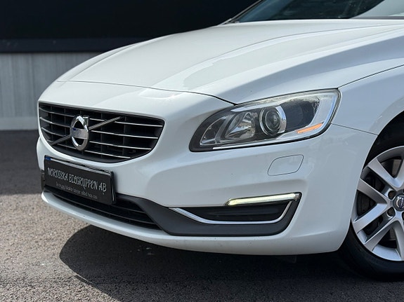 Volvo V60 3 of 25
