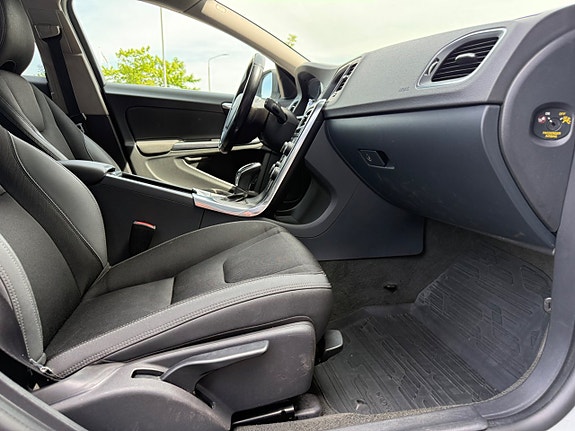 Volvo V60 18 of 25
