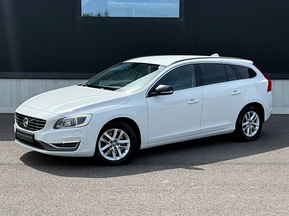 Volvo V60 2 of 25