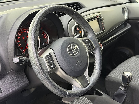 Toyota Yaris 9 of 19