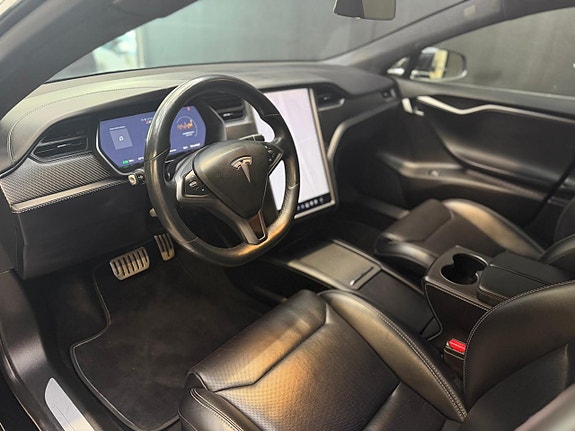 Tesla Model S 7 of 22