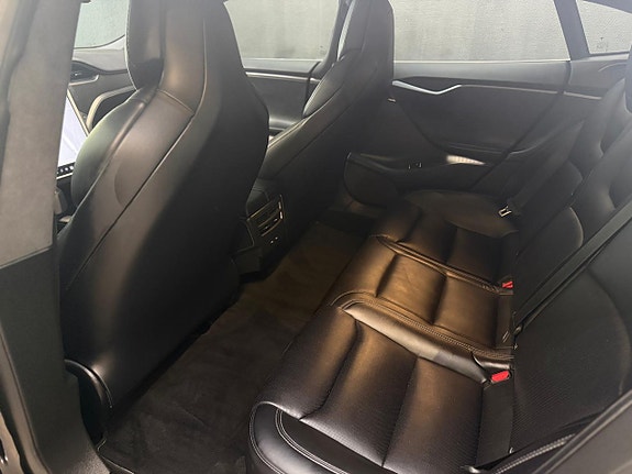 Tesla Model S 17 of 22