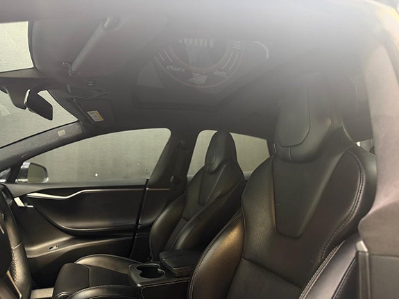 Tesla Model S 13 of 22