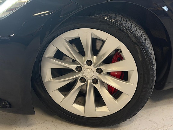 Tesla Model S 18 of 22