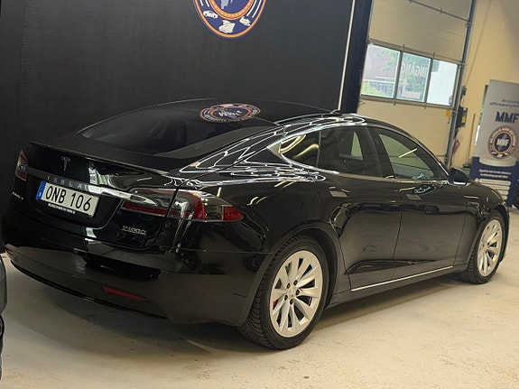 Tesla Model S 20 of 22