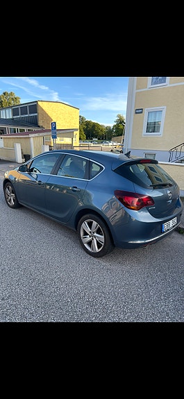 Opel Astra 2 of 3