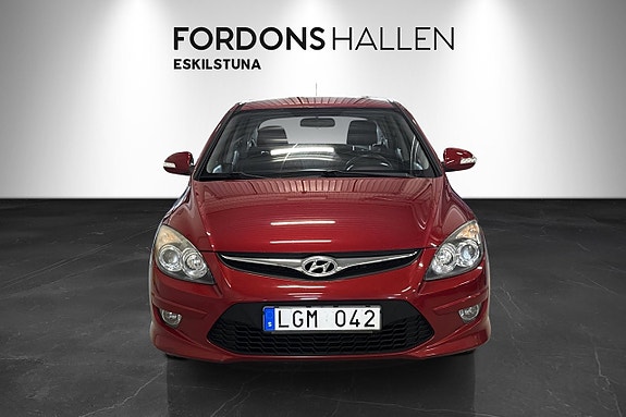 Hyundai i30 2 of 5