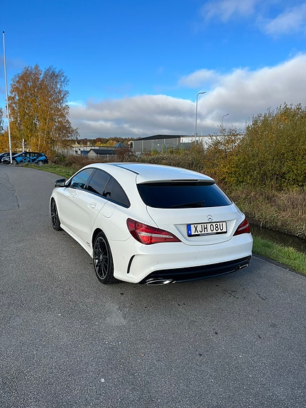 Mercedes-Benz CLA180 3 of 4