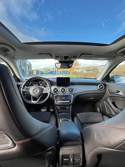 Mercedes-Benz CLA180 4 of 4