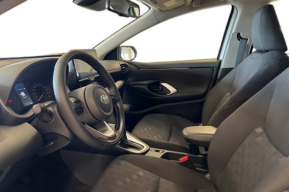 Toyota Yaris 14 of 21