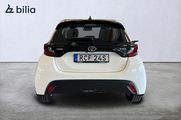 Toyota Yaris 5 of 21
