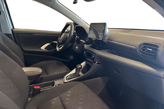 Toyota Yaris 7 of 21