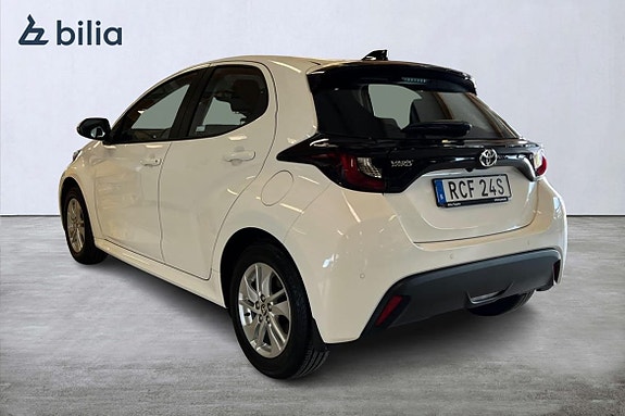 Toyota Yaris 2 of 21