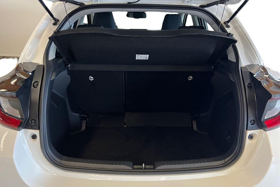 Toyota Yaris 12 of 21