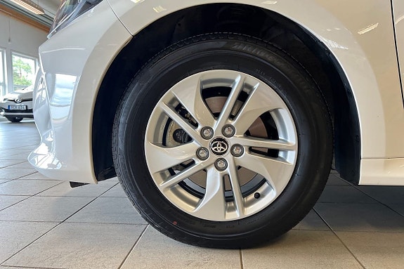 Toyota Yaris 17 of 21
