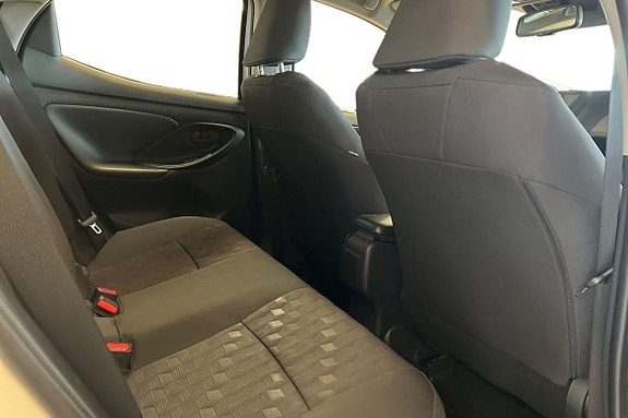 Toyota Yaris 9 of 21