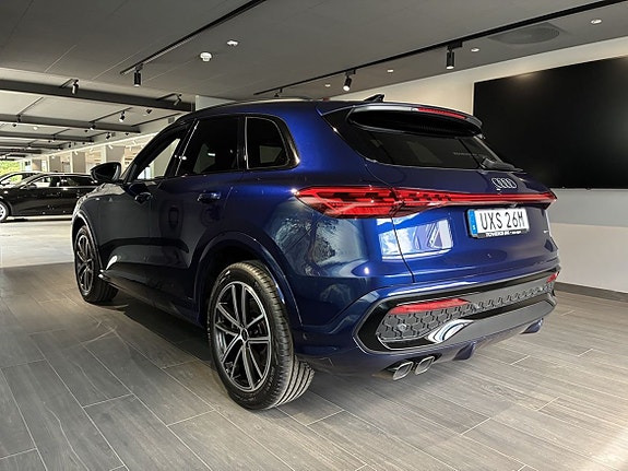 Audi Q5 2 of 5