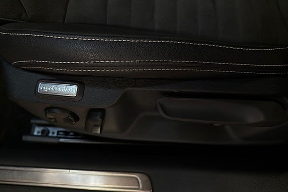 Volkswagen Passat 15 of 26