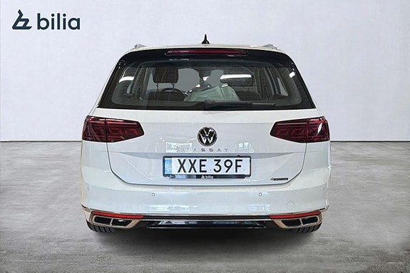 Volkswagen Passat 5 of 26