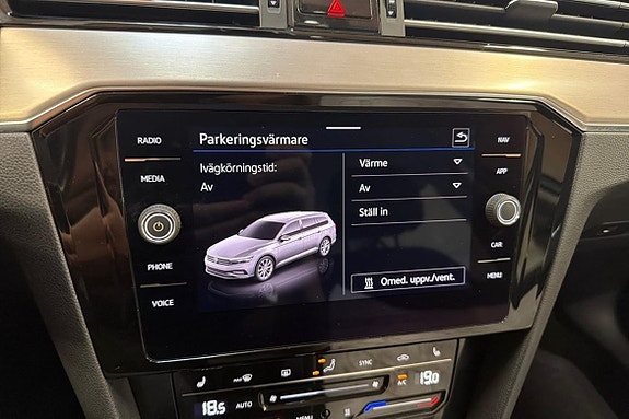 Volkswagen Passat 18 of 26