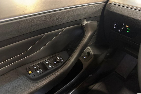 Volkswagen Passat 21 of 26