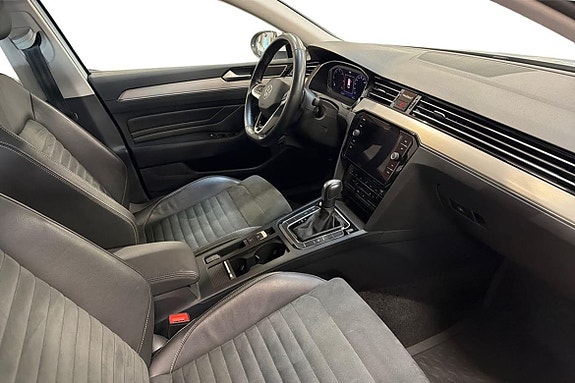 Volkswagen Passat 7 of 26