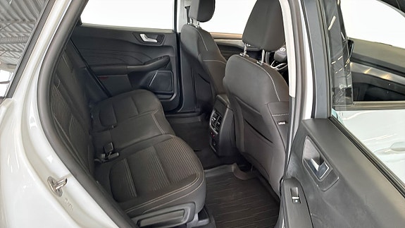 Ford Kuga 5 of 9