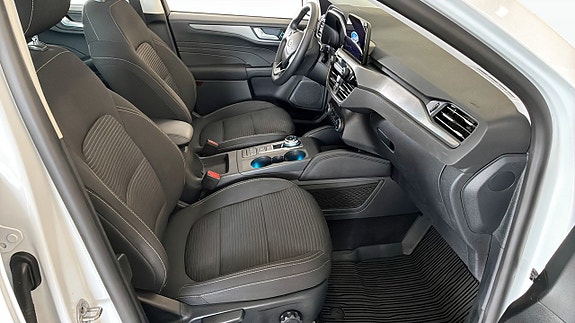 Ford Kuga 3 of 9