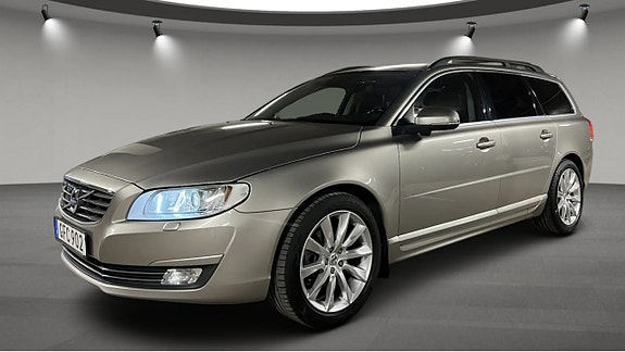 Volvo V70 2 of 5