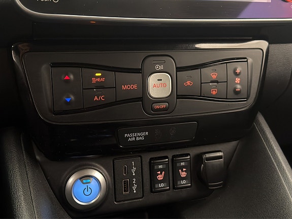 Nissan Leaf 25 of 30