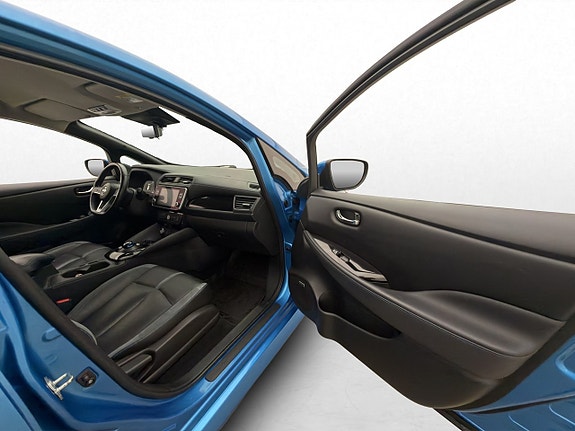 Nissan Leaf 27 of 30