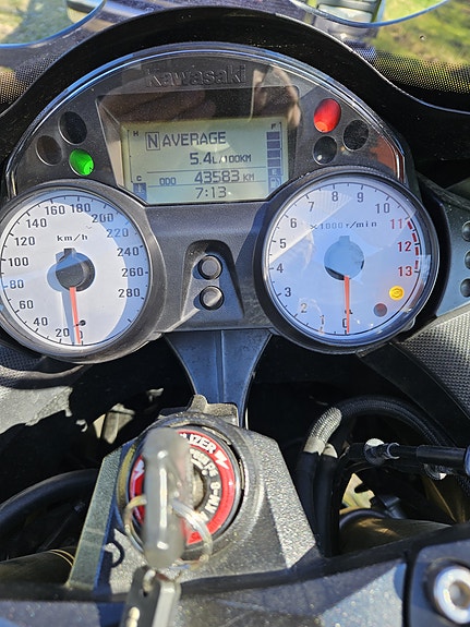 Kawasaki ZZ-R1400 ABS 4 of 4