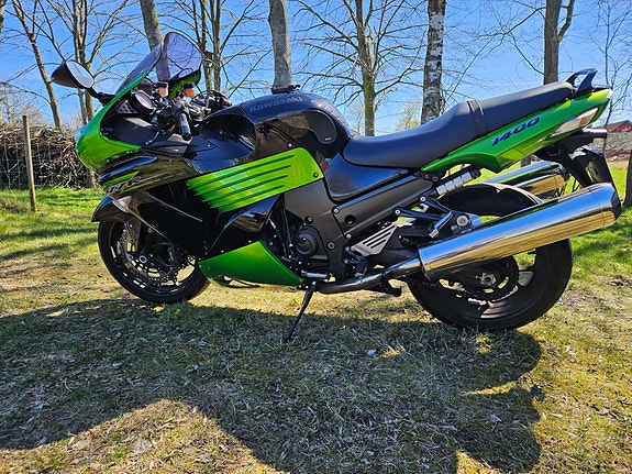 Kawasaki ZZ-R1400 ABS 2 of 4