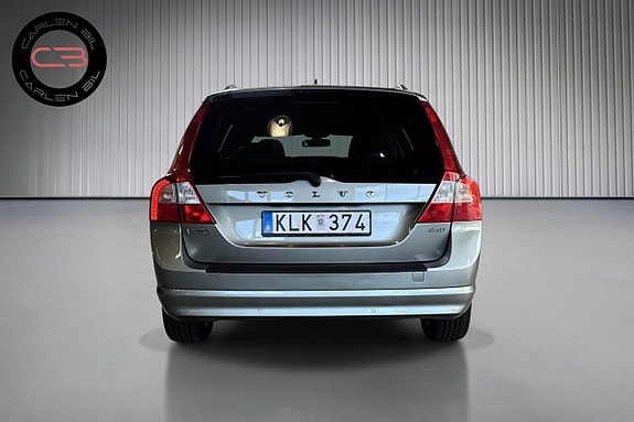 Volvo V70 5 of 17