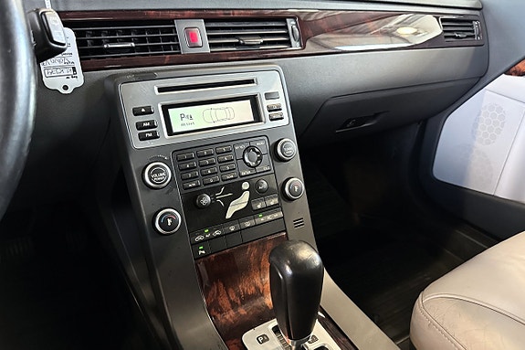 Volvo V70 15 of 17