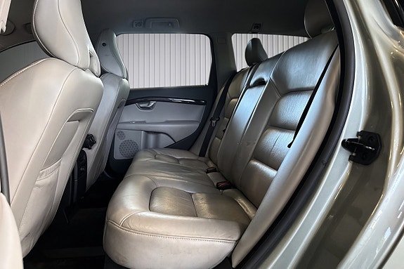 Volvo V70 10 of 17
