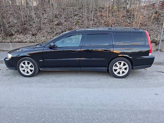 Volvo V70 2 of 5