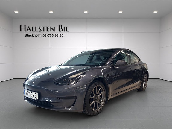 Tesla Model 3 2 of 5