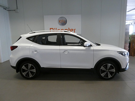 MG ZS 3 of 5