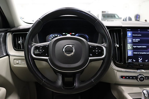 Volvo XC60 16 of 30