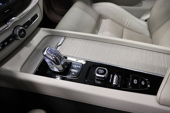 Volvo XC60 23 of 30