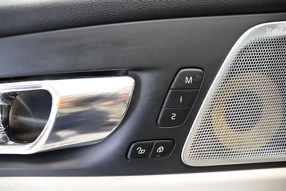 Volvo XC60 19 of 30