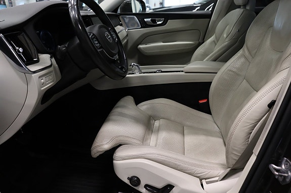 Volvo XC60 11 of 30