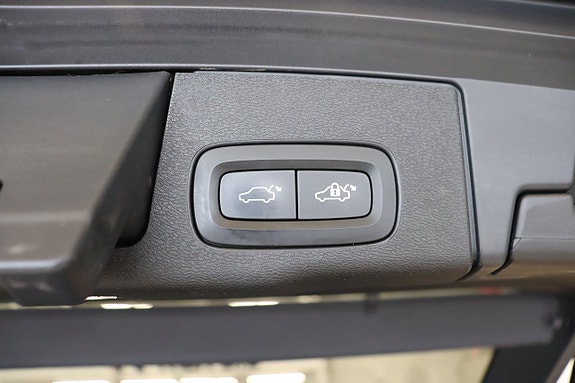 Volvo XC60 8 of 30