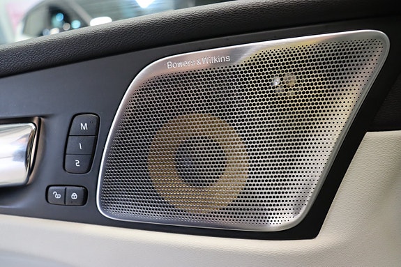 Volvo XC60 18 of 30
