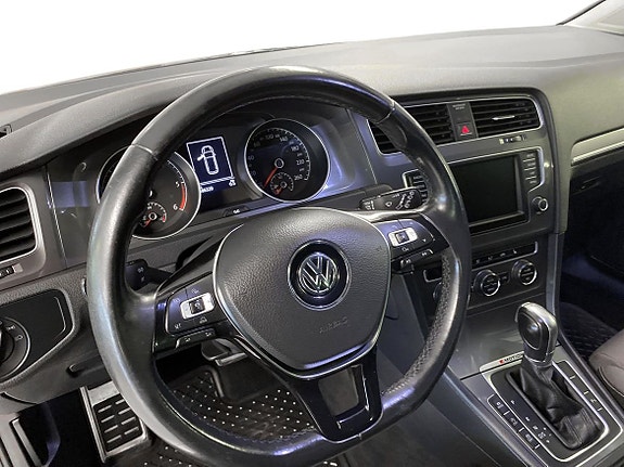 Volkswagen Golf Alltrack 9 of 11
